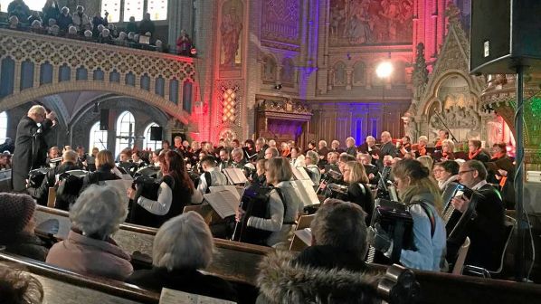 Weihnachtliche Akkordeonmusik in Altenburg